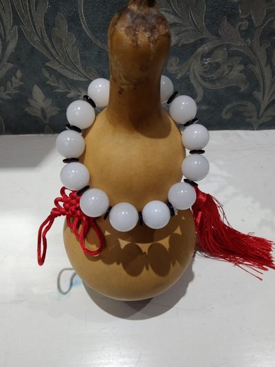 和田籽料精品金丝玉手串 和田籽料精品金丝玉手串