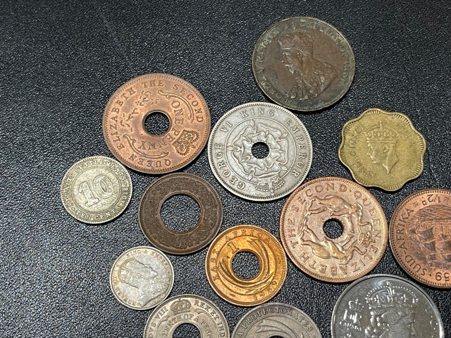 《外钞收藏家》第一百七十一期拍卖（本期97件） 杂项硬币 13枚一起