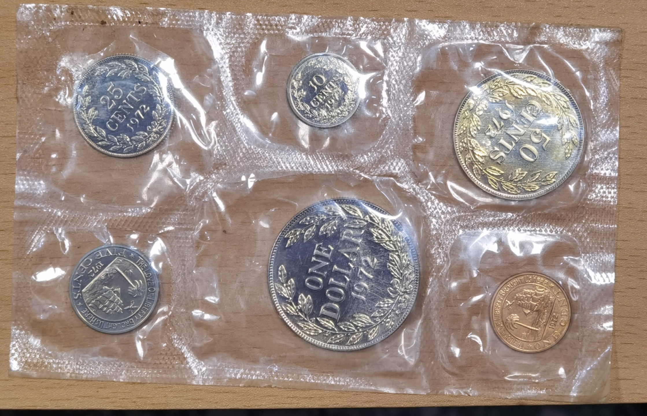 北京马甸外币专卖微拍第七十一期，非贵金属外国纪念币，流通币专场，陆续上新欢迎光临 利比里亚封装精制套币