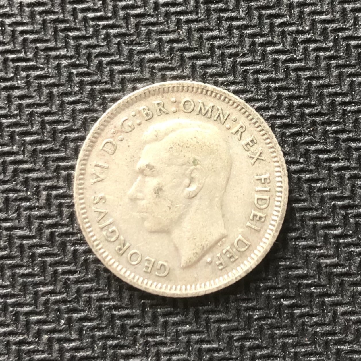 【保诚微拍】【全场包邮】第22期 $ 银币专场 $ Silver Coins  澳大利亚 乔治六世 1952年  六便士 银币 （  2.83克 0.5银，19.5mm）【此年乔治六世驾崩，发行量211.2万，量少，目录价高，XF：30美元】