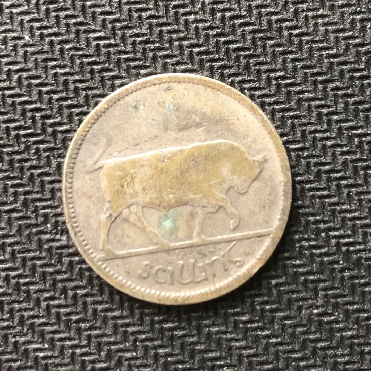 【保诚微拍】【全场包邮】第22期 $ 银币专场 $ Silver Coins  爱尔兰  1928年  公牛 1先令 硬币 银币（5.6652克，0.75银，23.6mm）发行量：270万枚！