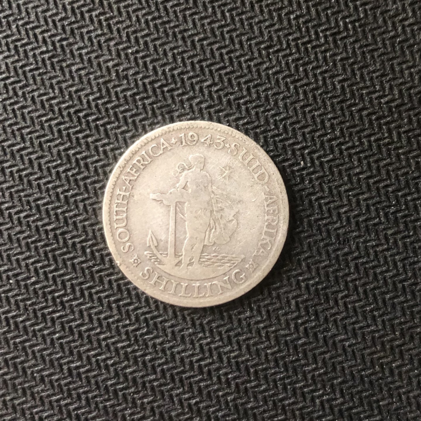 【保诚微拍】【全场包邮】第22期 $ 银币专场 $ Silver Coins  英属南非 乔治六世 1943年 1先令 硬币 银币 （5.6克 0.925银）发行量少，418.7万枚  XF：6.5美元（2013年目录价）