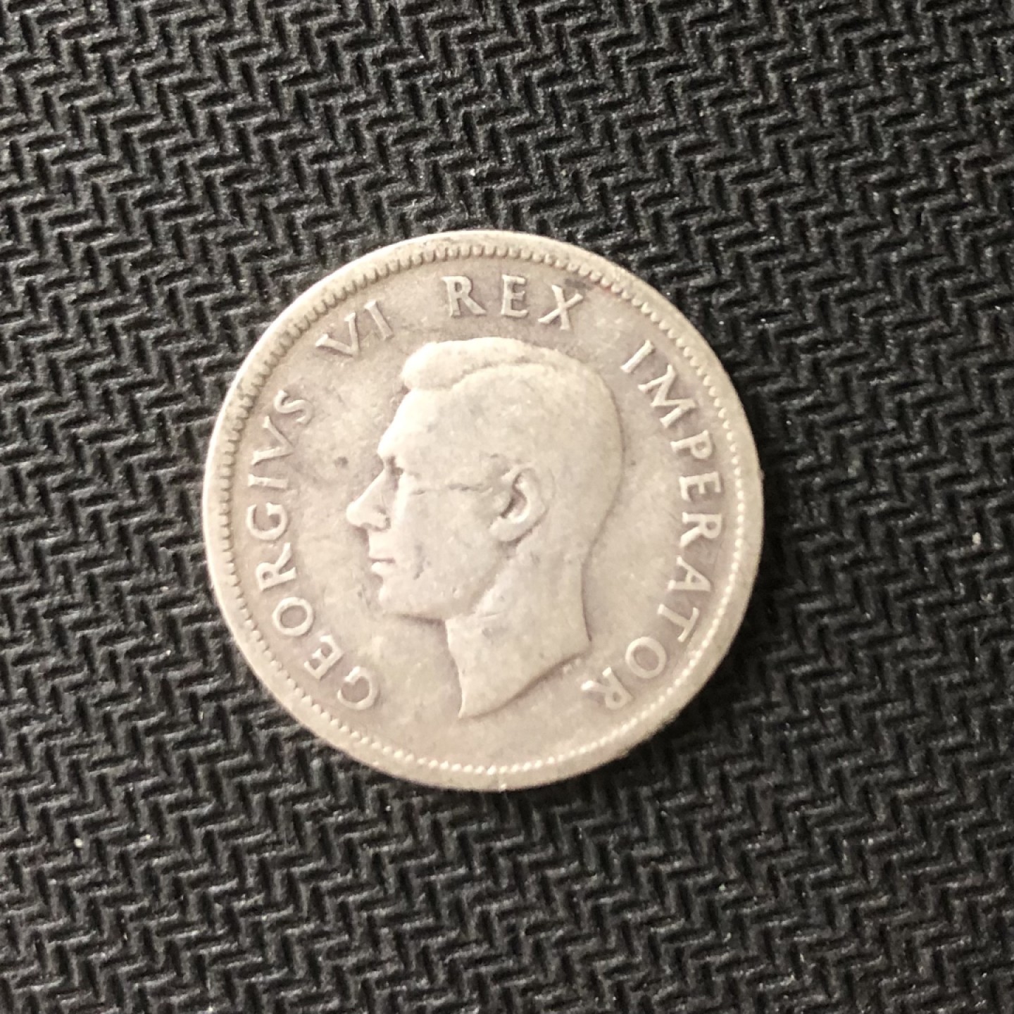 【保诚微拍】【全场包邮】第22期 $ 银币专场 $ Silver Coins  英属南非 乔治六世 1943年 1先令 硬币 银币 （5.6克 0.925银）发行量少，418.7万枚  XF：6.5美元（2013年目录价）