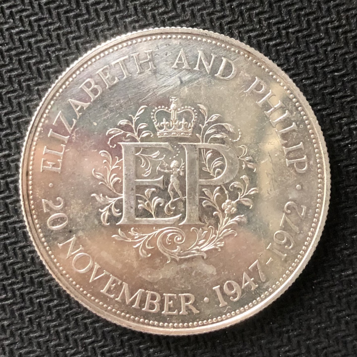 【保诚微拍】【全场包邮】第22期 $ 银币专场 $ Silver Coins  英国 1972年 25新便士 精制纪念银币  EP25周年银婚 （38.61mm，28.28克，0.925银） 精制PROOF  发行量10万枚 KM#917a  目录价高，30多美元！！