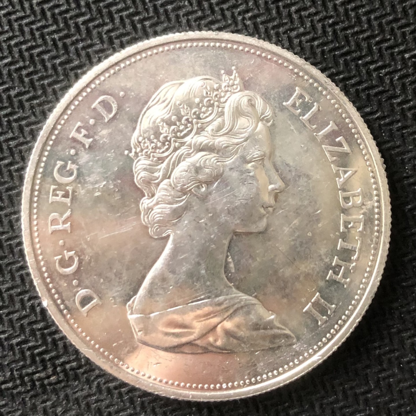 【保诚微拍】【全场包邮】第22期 $ 银币专场 $ Silver Coins  英国 1972年 25新便士 精制纪念银币  EP25周年银婚 （38.61mm，28.28克，0.925银） 精制PROOF  发行量10万枚 KM#917a  目录价高，30多美元！！