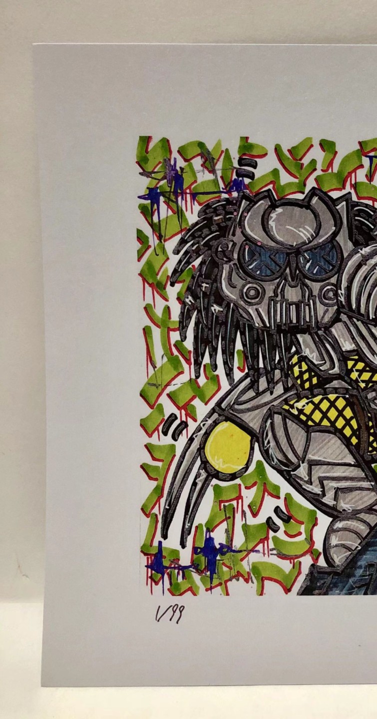 零元拍：歪歪亲笔签名 OWSON系列限量插画复制画《铁血战士》，尺寸约22/22厘米，拍品不含镜框