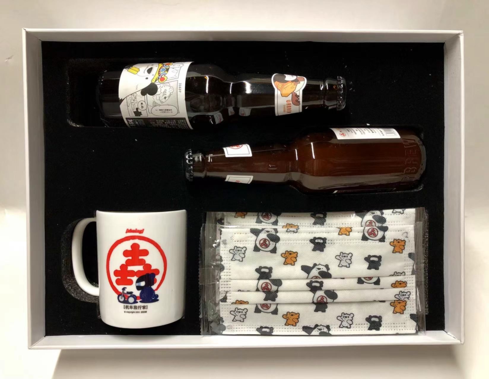 零元拍：德云社阎鹤祥ip主题礼盒 内含特制精酿 印花口罩 和杯子一枚 很大一盒 非对外发售款 市场罕见 好玩有趣