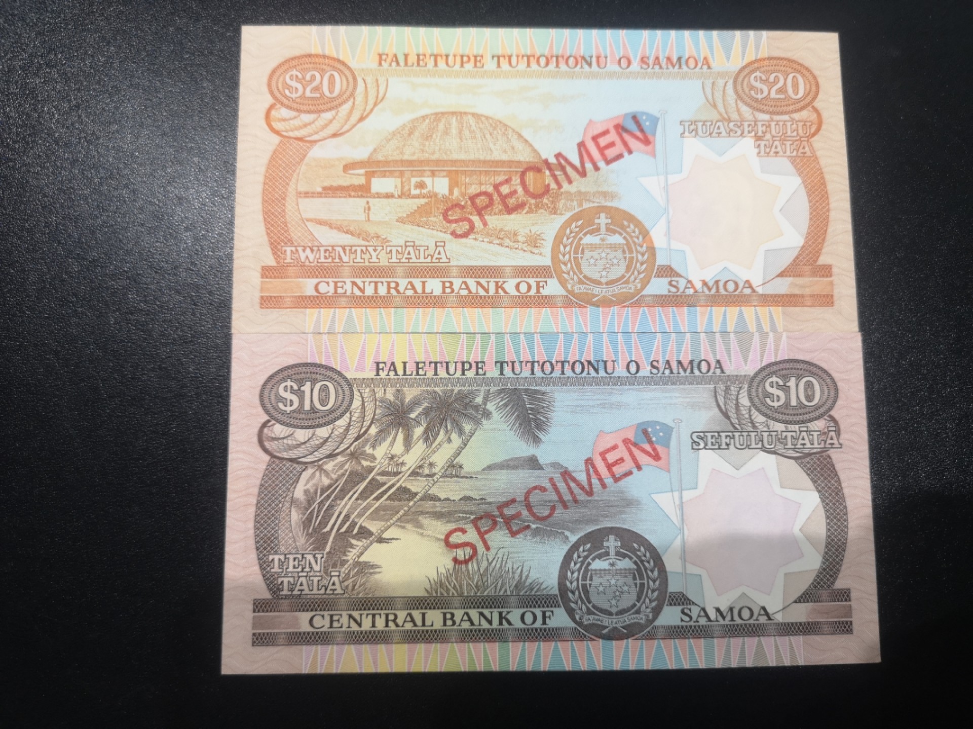 《外钞收藏家》第一百七十二期拍卖 1985年萨摩亚10、20塔拉 样钞 全新UNC