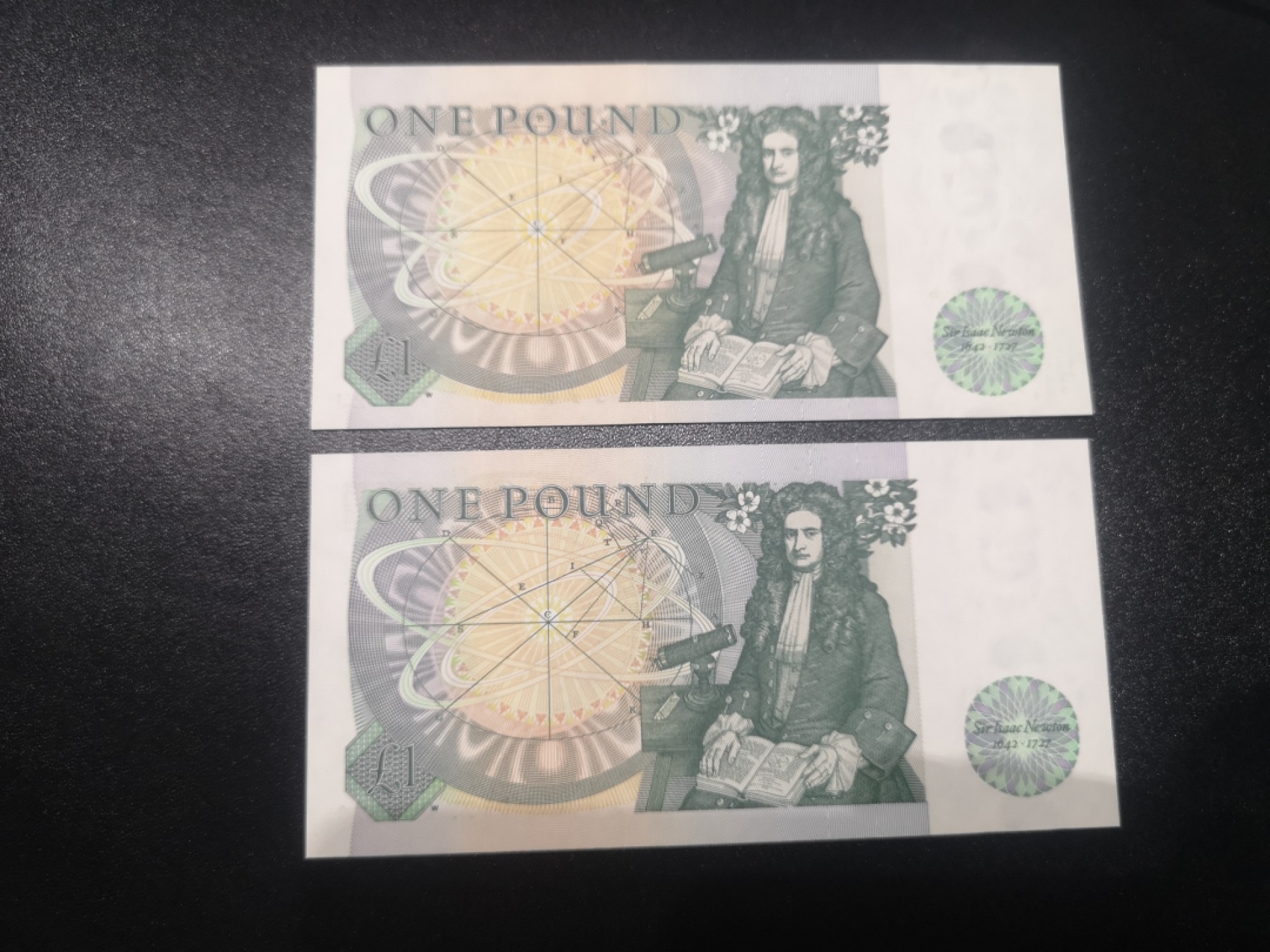 《外钞收藏家》第一百七十二期拍卖 英国D序列1镑 两张 全新UNC