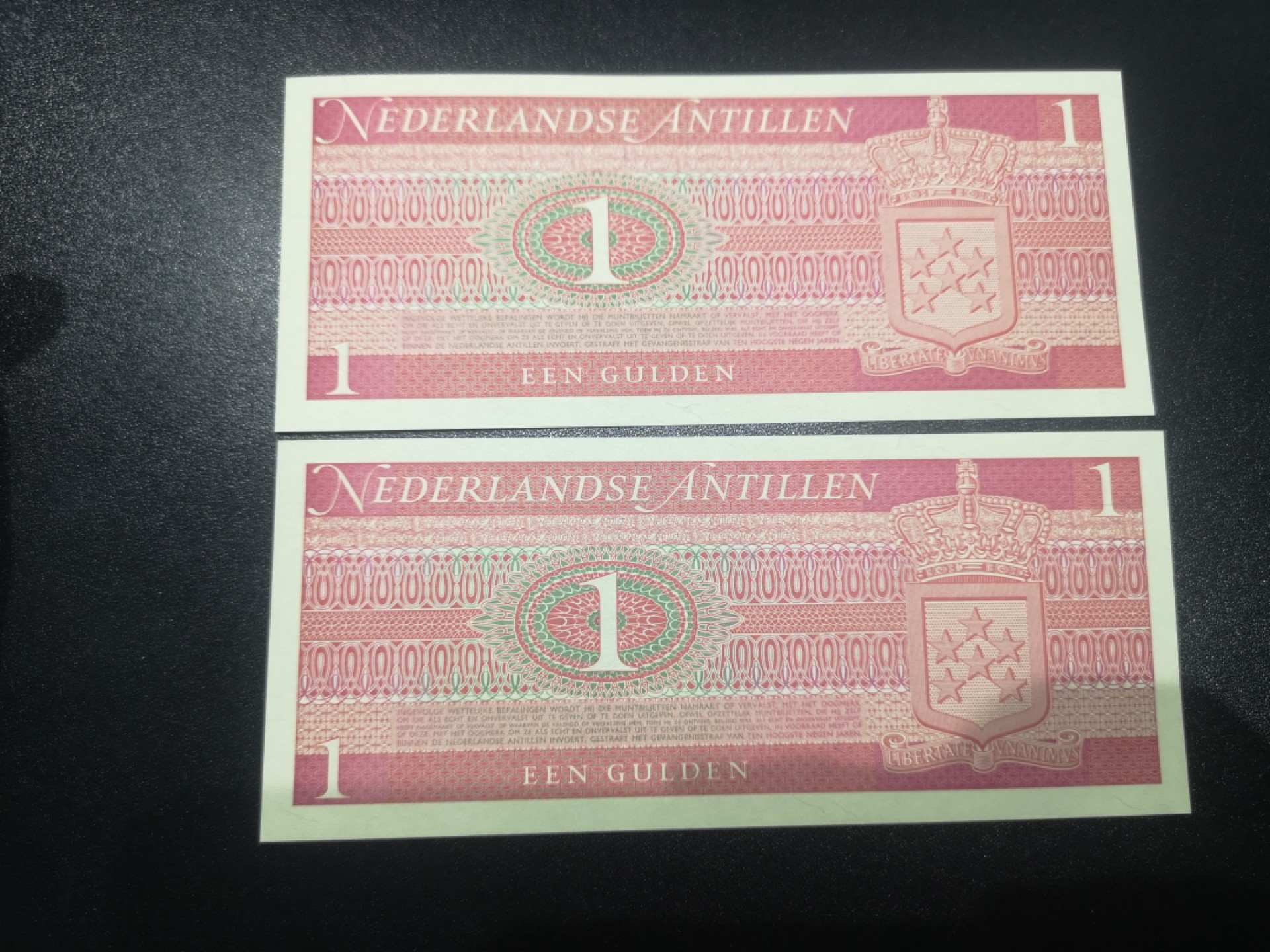 《外钞收藏家》第一百七十二期拍卖 荷属安第列斯1盾 2张连号 全新UNC