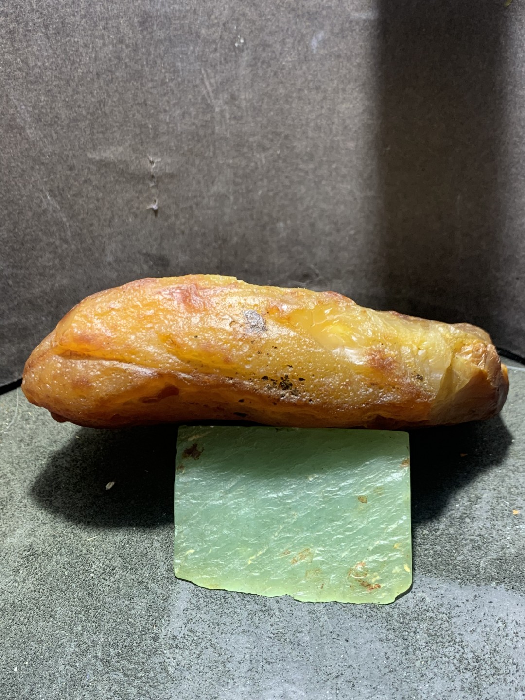 精美天然原皮玛瑙原石雕刻达摩祖师摆件，把件一个，