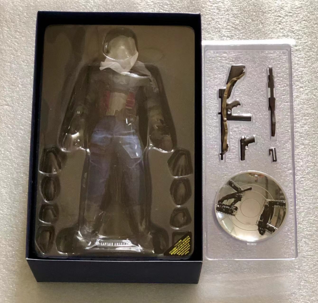 零元拍：hottoys美队1.0 MMS156 成色见描述