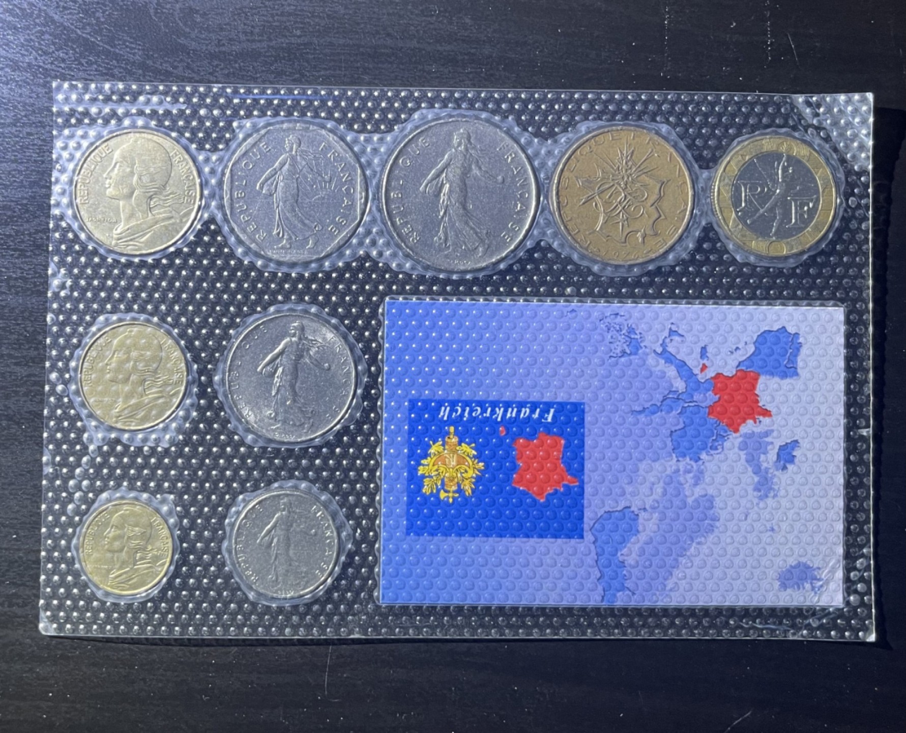 【丑猫0612】今晚7点整。【自动快拍】 74-93年法国9枚(法币官方套封)