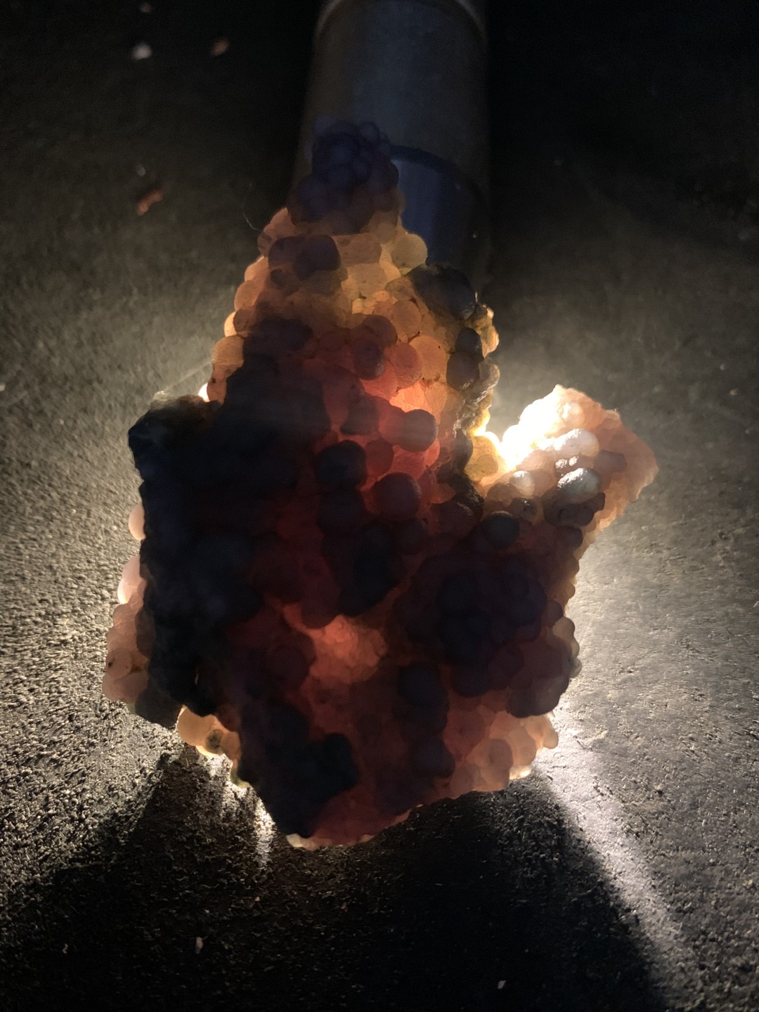 精美印尼紫罗兰葡萄玛瑙原石一个，
