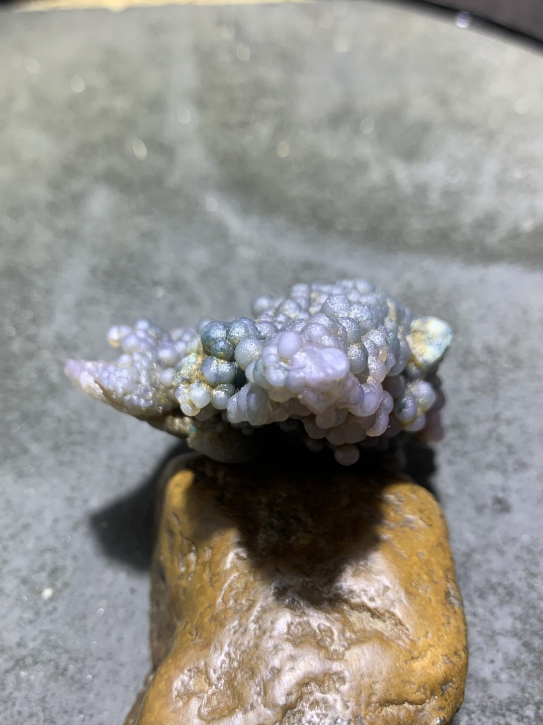 精美印尼紫罗兰葡萄玛瑙原石一个，