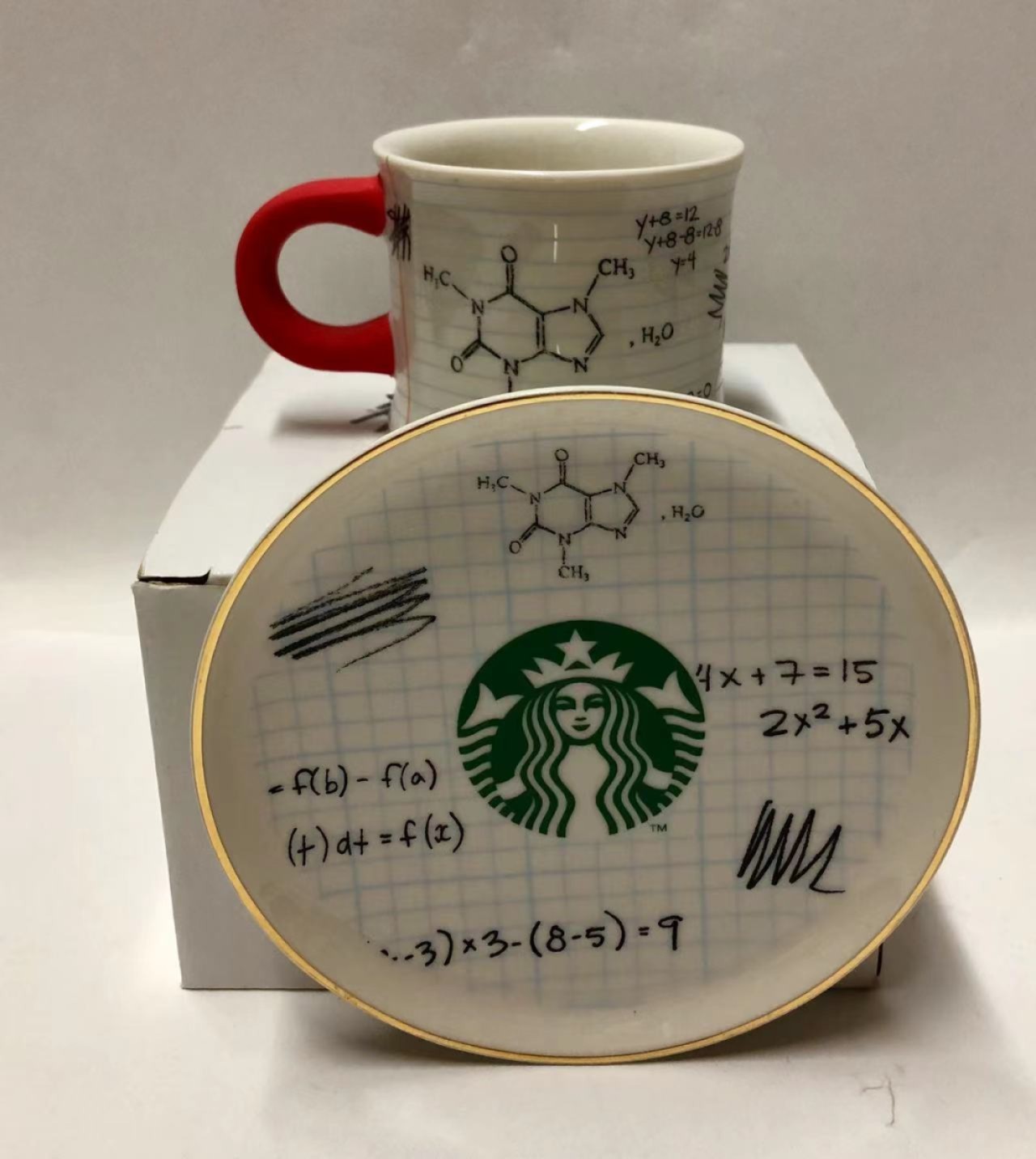 零元拍：星巴克校园回忆数学方程式马克杯碟套装。