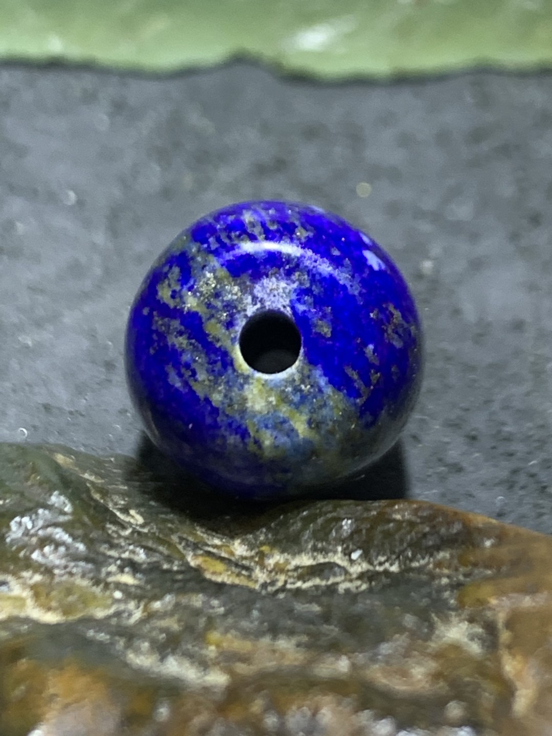 精美阿富汗老矿青金石桶珠一颗
