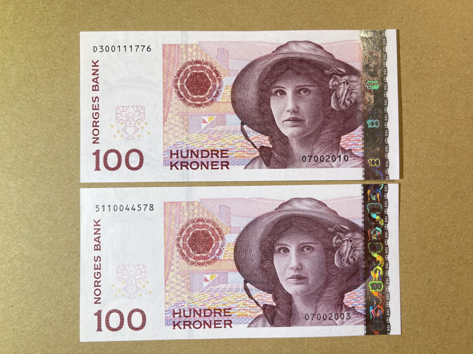 《张总收藏》53期——外币精品汇(拍品增加中) 挪威100克朗 UNC 不同年份2张