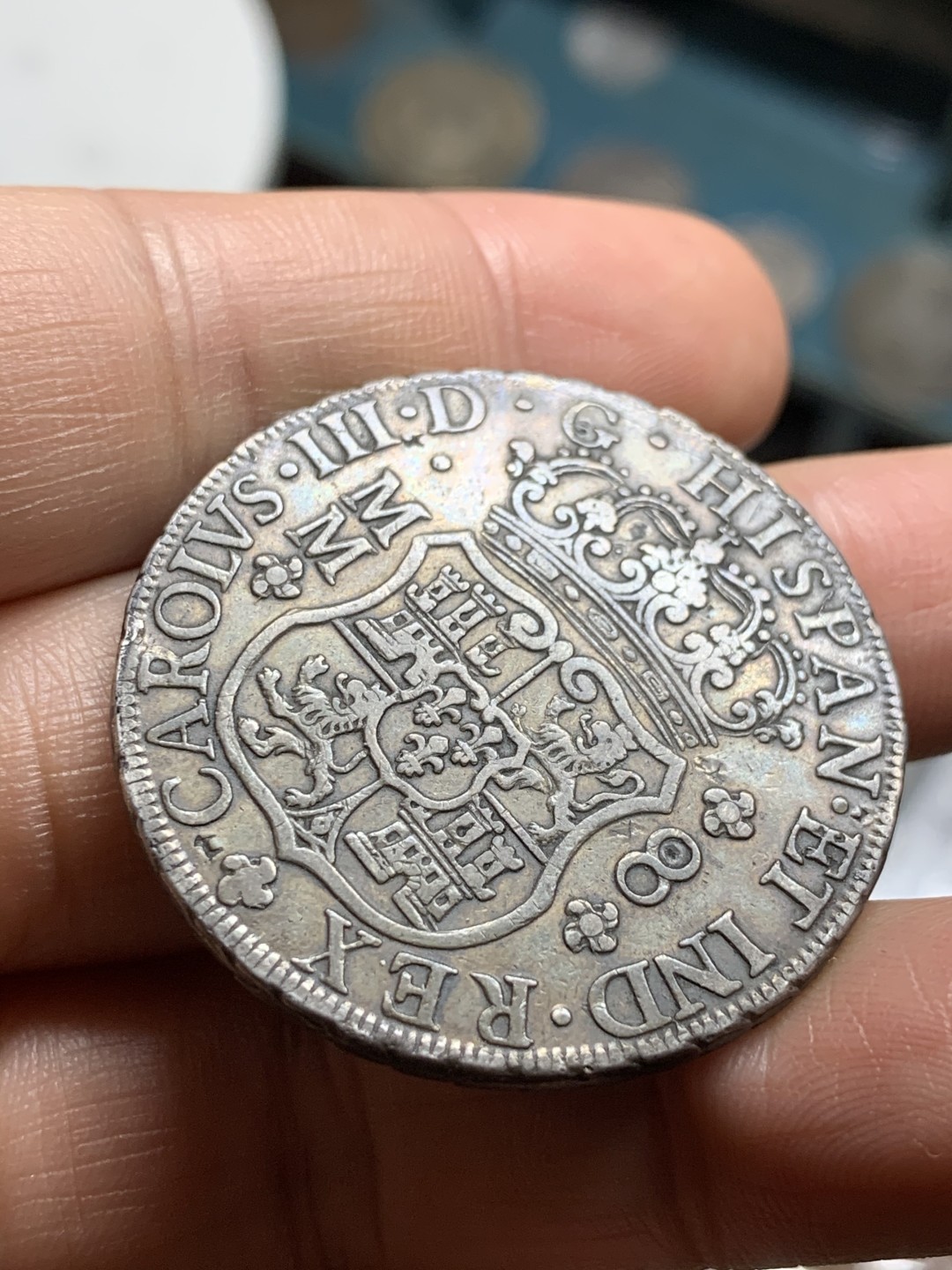 《竞宝斋》第43场-本周日，周一2场连拍（全场顺丰包邮） 原味黑古包浆 XF-AU  墨西哥 1762年 8R 地球双柱 大银币 温润 有小戳点缀