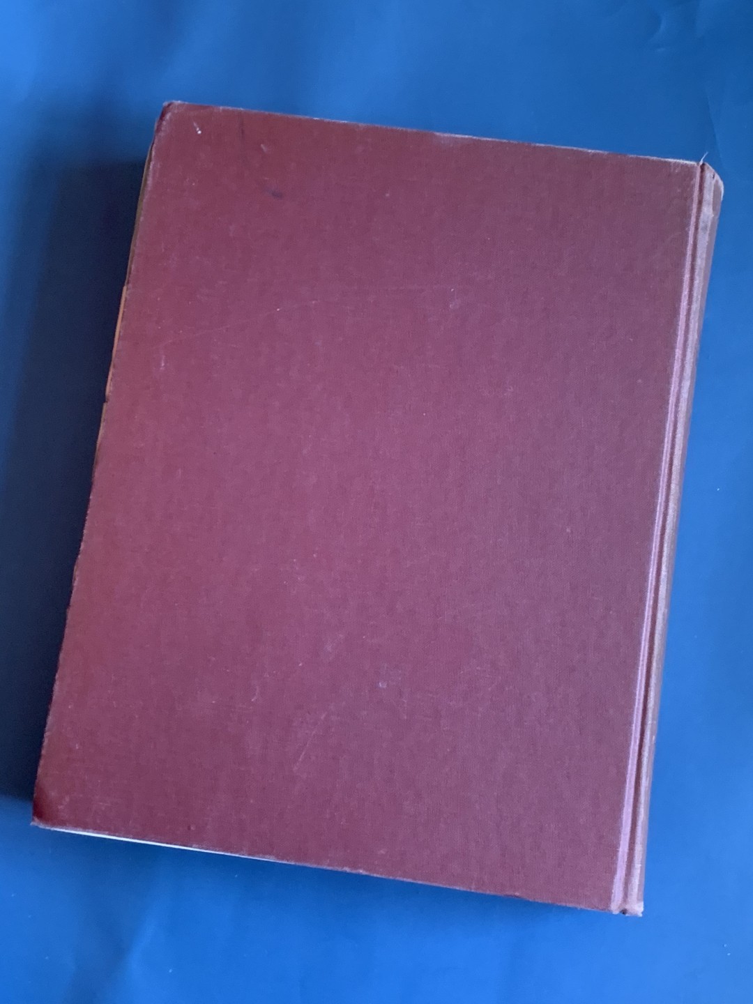 《竞宝斋》第43场-本周日，周一2场连拍（全场顺丰包邮） 世界主币银元目录 从1477-1877年 巴赫特尔 1975年精装本 很大很厚 近乎1比1的比例展现 厚达630页 杂志大小