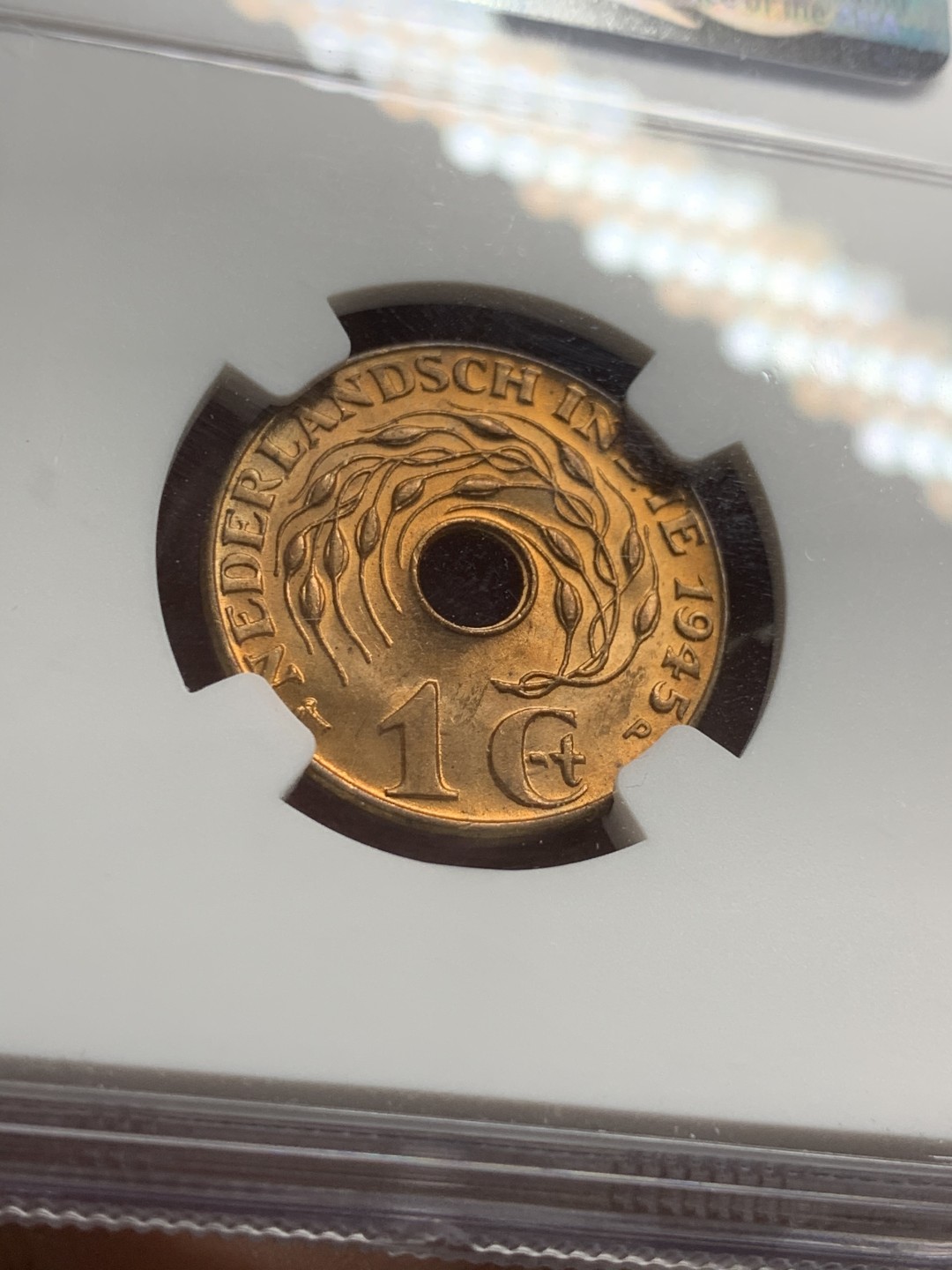 《竞宝斋》第43场-本周日，周一2场连拍（全场顺丰包邮） NGC-MS65RB 1945荷属东印度1分 铜光饱满！