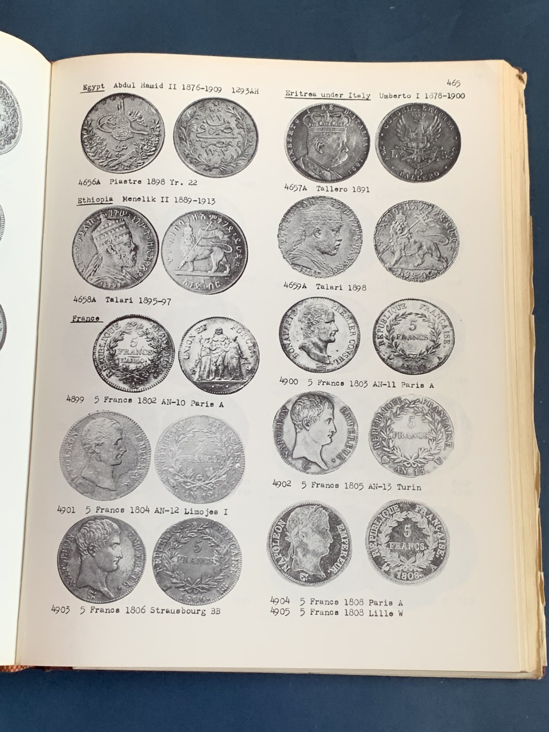 《竞宝斋》第43场-本周日，周一2场连拍（全场顺丰包邮） 世界主币银元目录 从1477-1877年 巴赫特尔 1975年精装本 很大很厚 近乎1比1的比例展现 厚达630页 杂志大小