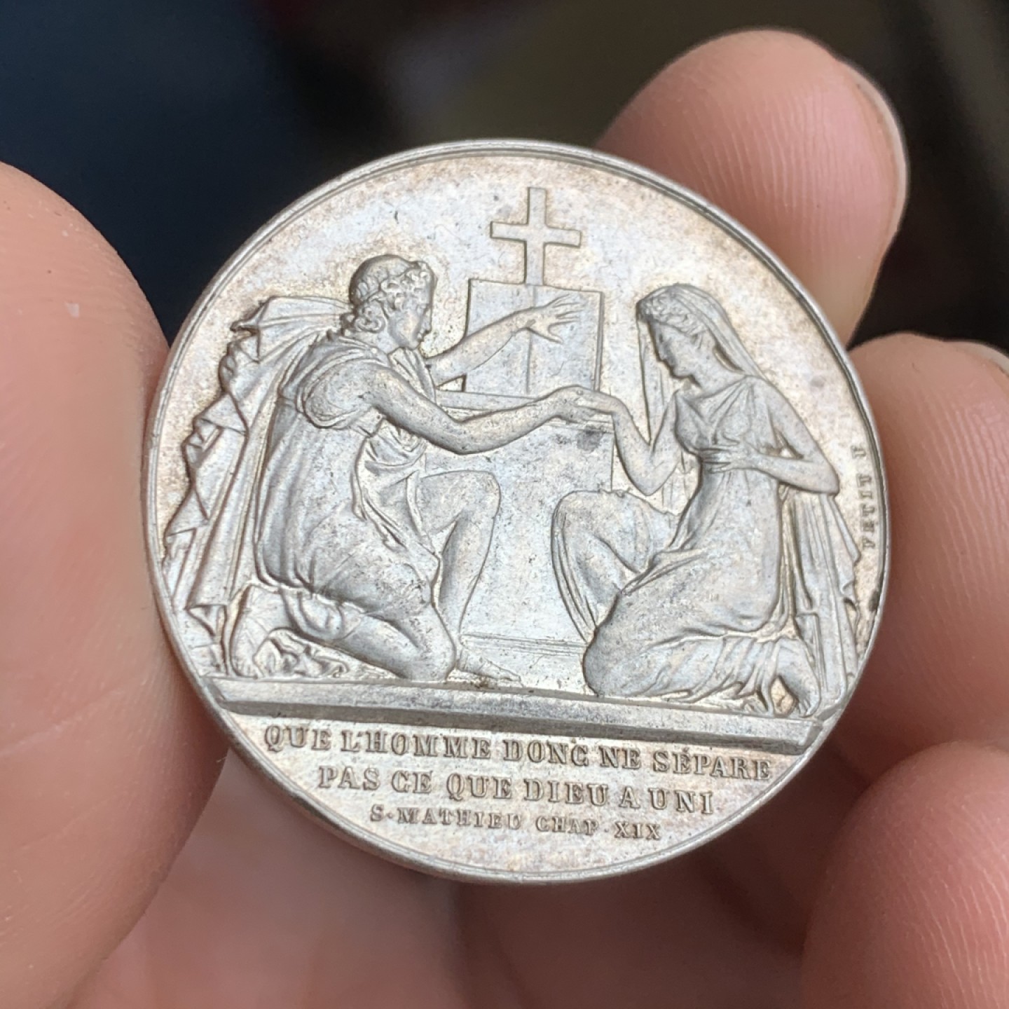 《竞宝斋》第43场-本周日，周一2场连拍（全场顺丰包邮） 法国高浮雕银质婚章 章牌家路易·米歇尔·珀蒂（1791-1844）作品 13.6克 30.1mm直径 丰饶角 银标