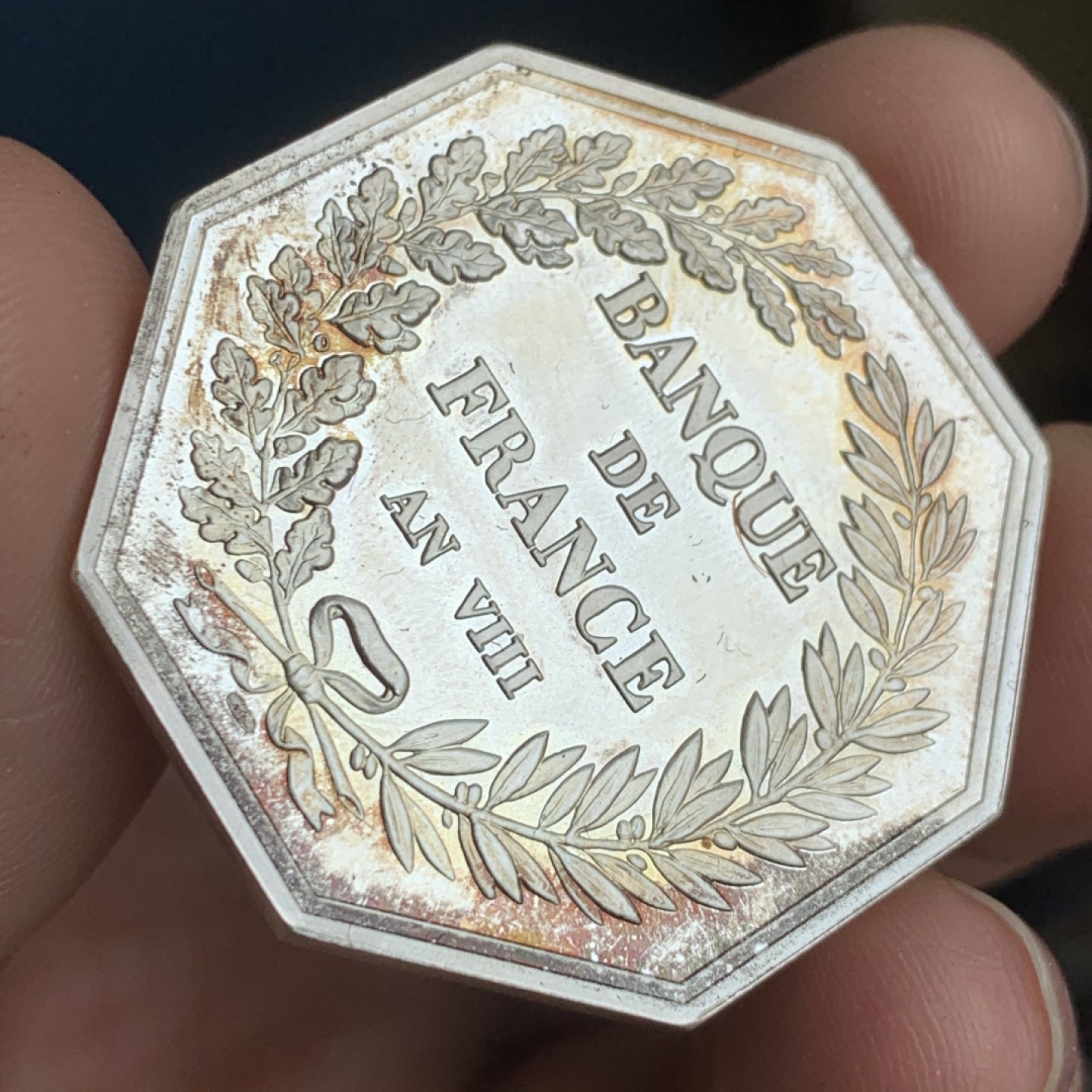 《竞宝斋》第43场-本周日，周一2场连拍（全场顺丰包邮） 完美状态 法国 法兰西银行 银质八角代币 29克 对角40.1mm 925银 目测为后铸  