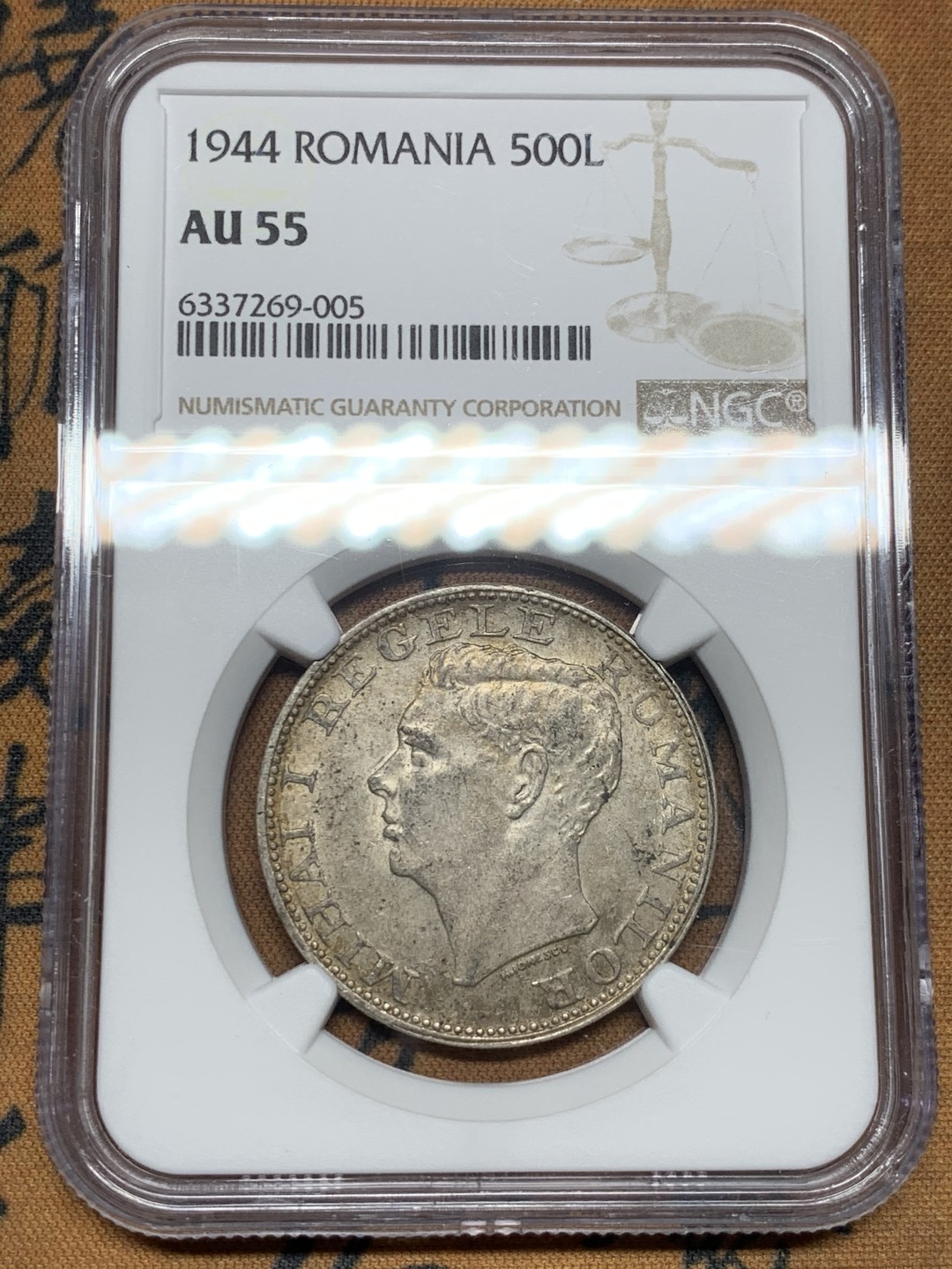 《竞宝斋》第43场-本周日，周一2场连拍（全场顺丰包邮） NGC-AU55 罗马尼亚 1944年 500列伊 银币 原光好品