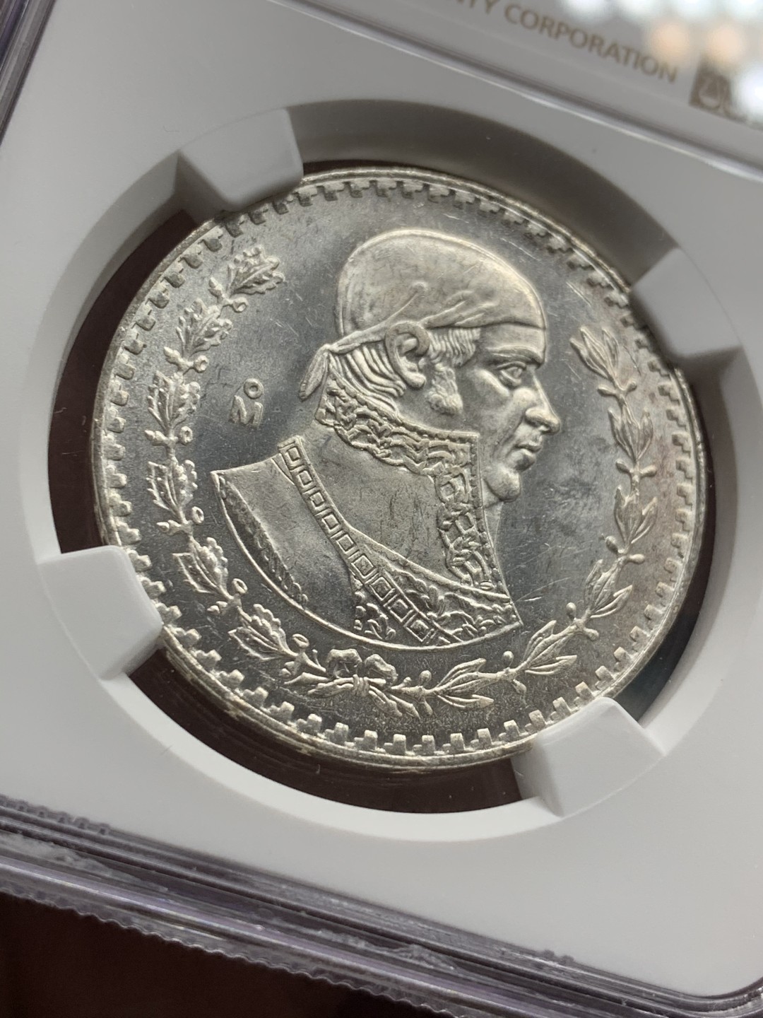 《竞宝斋》第43场-本周日，周一2场连拍（全场顺丰包邮） NGC-MS63 墨西哥 1960年 1比索 大银币 原光好品