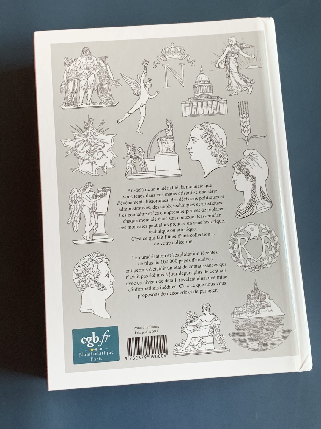 《竞宝斋》第43场-本周日，周一2场连拍（全场顺丰包邮） 精装本 法国2019钱币目录 从造币工艺，雕刻师，标识标志，细分版别都有详尽的分类 厚达1126页！可谓是法币的百科全书，难得