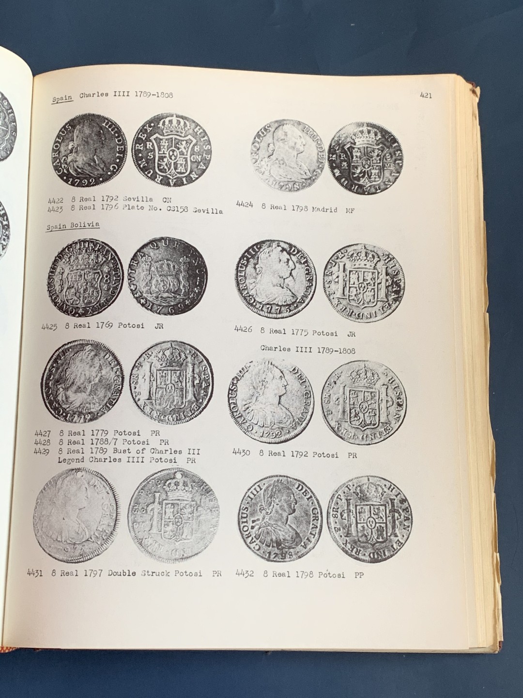 《竞宝斋》第43场-本周日，周一2场连拍（全场顺丰包邮） 世界主币银元目录 从1477-1877年 巴赫特尔 1975年精装本 很大很厚 近乎1比1的比例展现 厚达630页 杂志大小