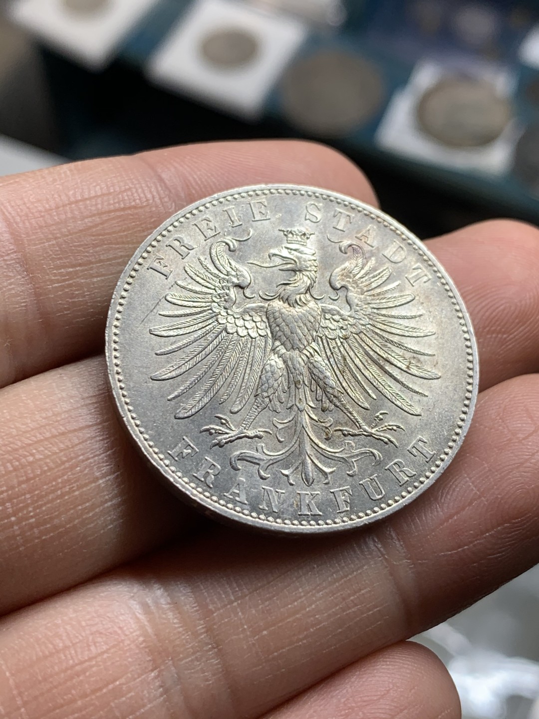 《竞宝斋》第43场-本周日，周一2场连拍（全场顺丰包邮） 好品好细节   德国 1862年 1泰勒 法兰克福射击女神 银币 光感十足