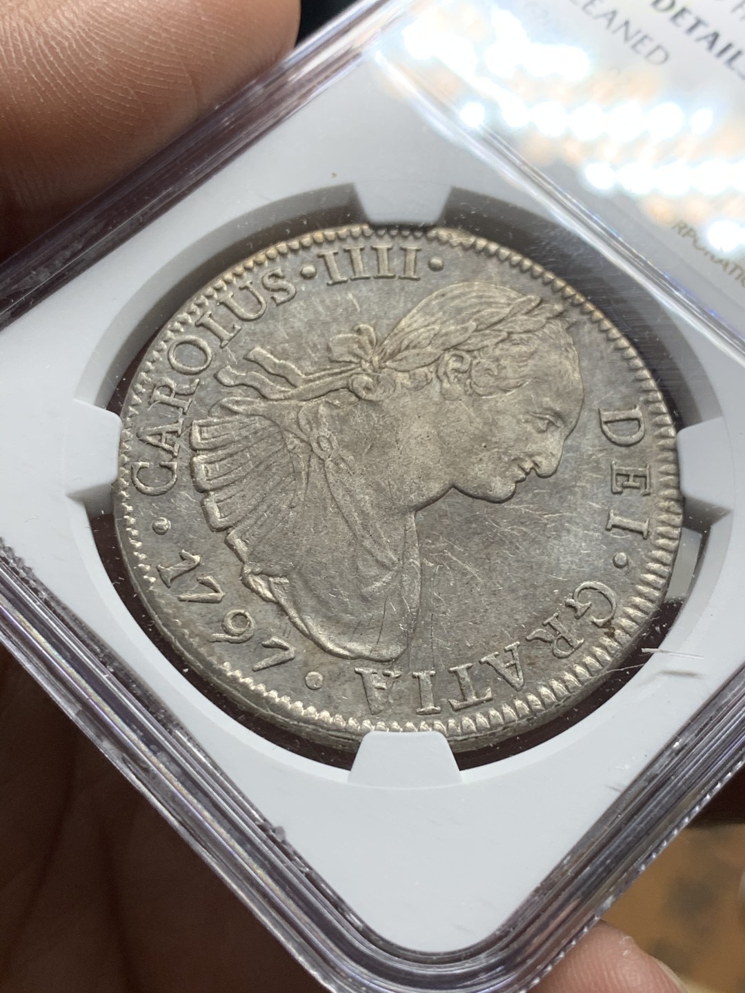 《竞宝斋》第43场-本周日，周一2场连拍（全场顺丰包邮） NGC-UNCD   1797 西属墨西哥 卡洛斯四世    8里亚尔  原味 深打细节