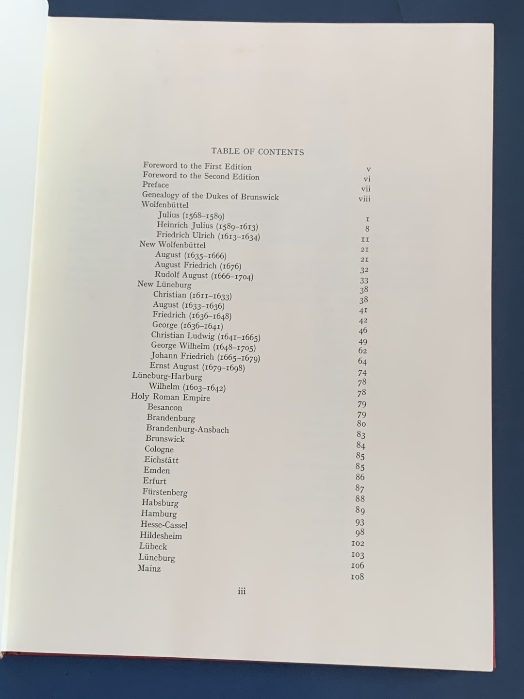 《竞宝斋》第43场-本周日，周一2场连拍（全场顺丰包邮） 精装本 达文波特 世界大规格 银币目录 囊括各国2泰勒到16泰勒超大规格银币，精装杂志大小 既是目录本身也是收藏品