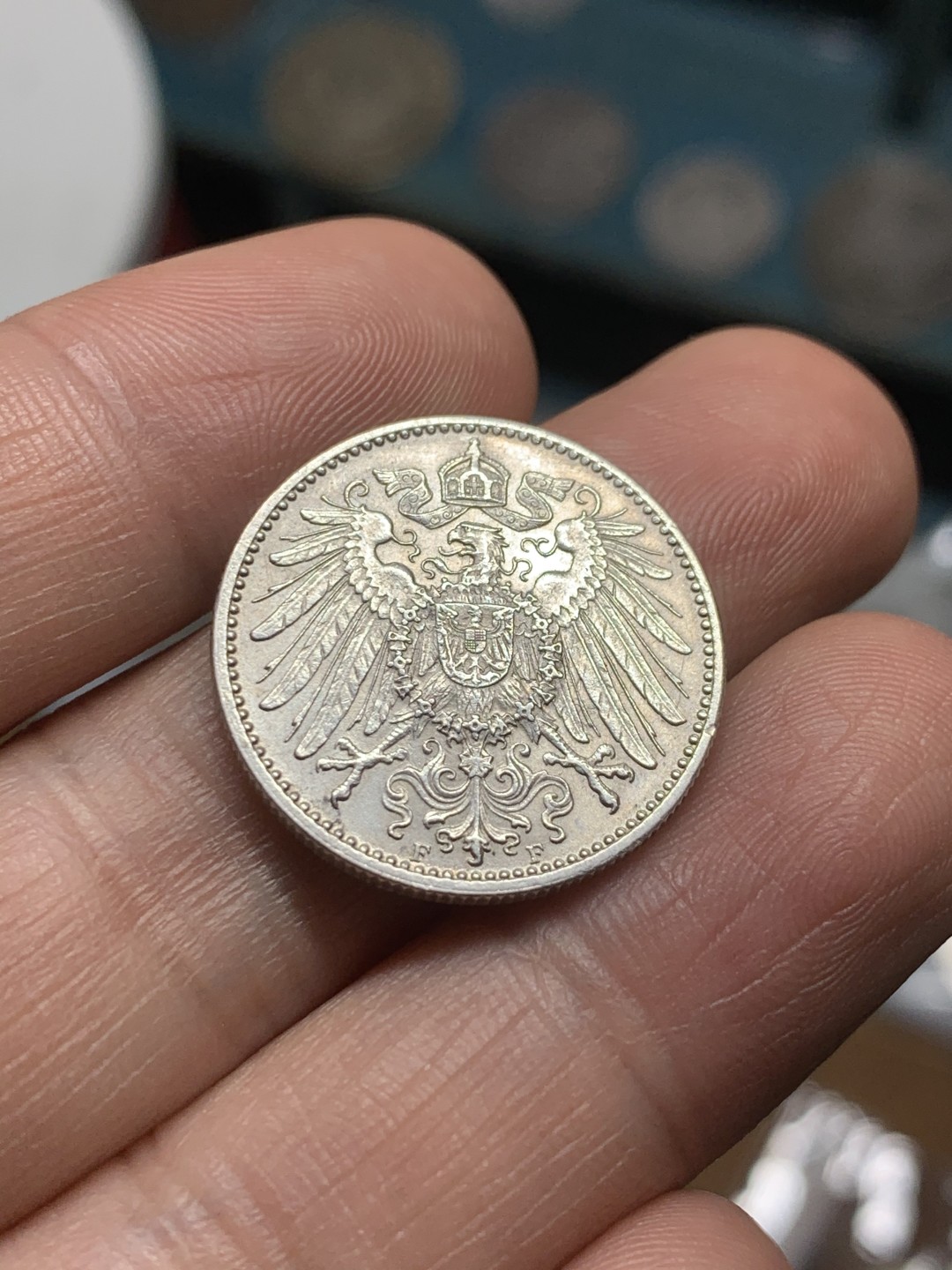 《竞宝斋》第43场-本周日，周一2场连拍（全场顺丰包邮） 德国 1908F 一马克银币 unc品相 ，背面小鹰清晰 不常见年份 48万枚的量