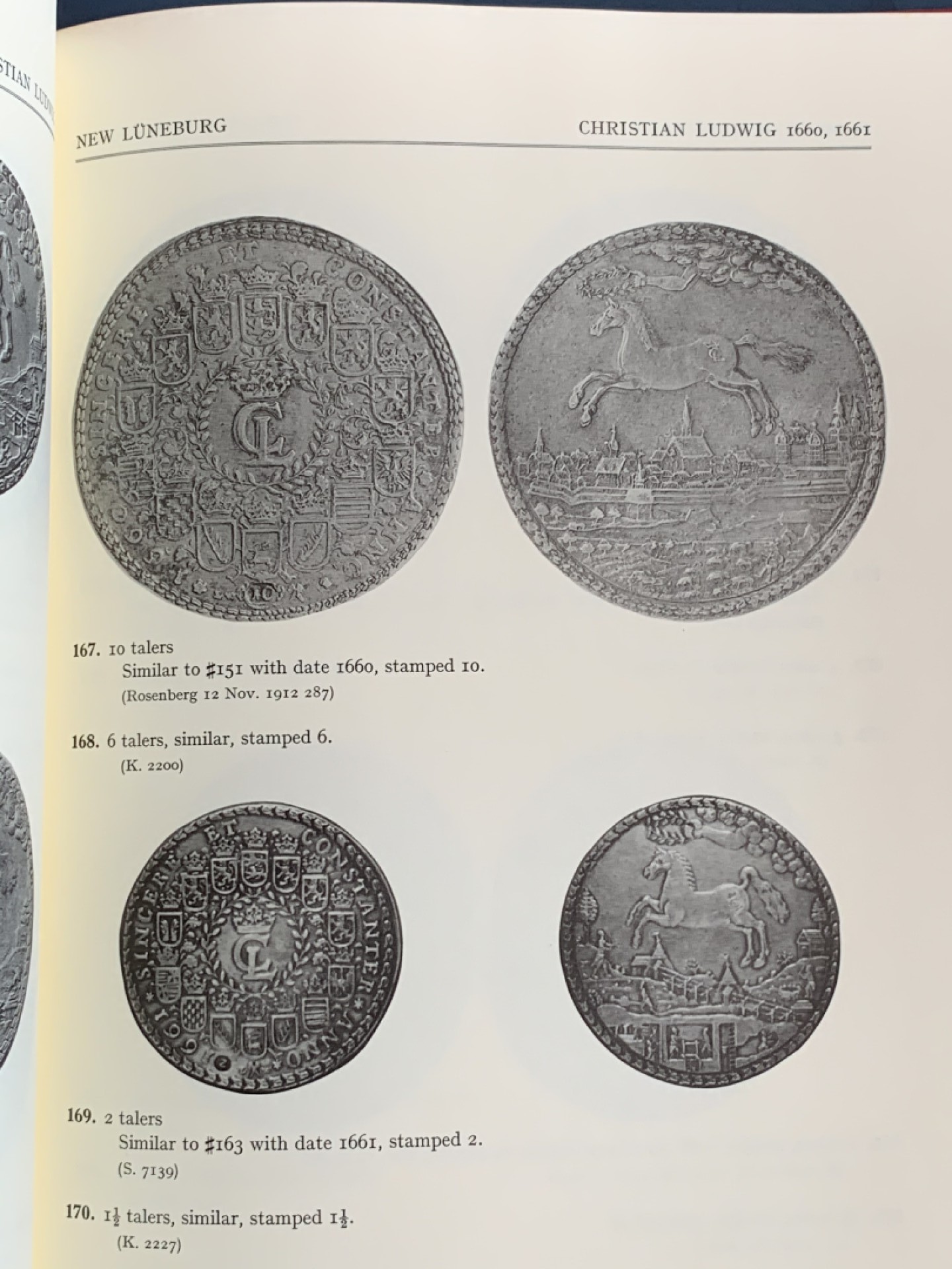 《竞宝斋》第43场-本周日，周一2场连拍（全场顺丰包邮） 精装本 达文波特 世界大规格 银币目录 囊括各国2泰勒到16泰勒超大规格银币，精装杂志大小 既是目录本身也是收藏品