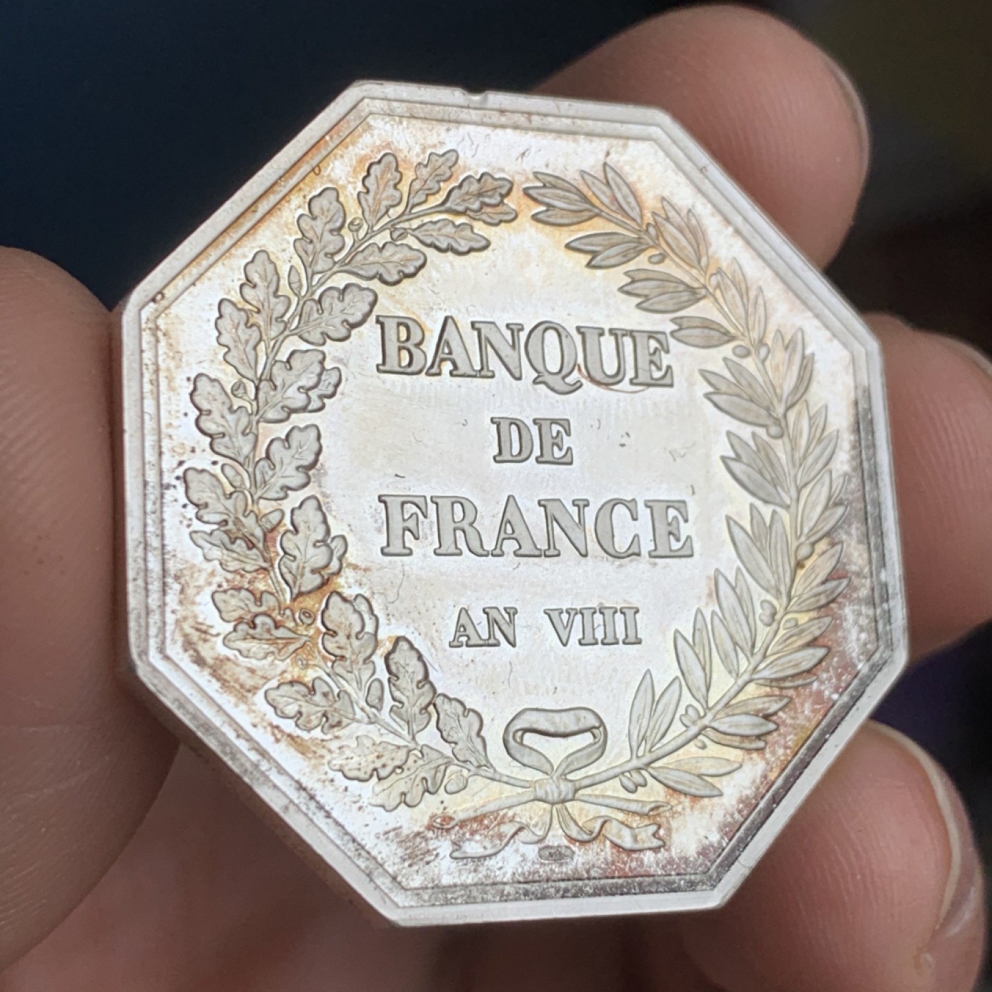 《竞宝斋》第43场-本周日，周一2场连拍（全场顺丰包邮） 完美状态 法国 法兰西银行 银质八角代币 29克 对角40.1mm 925银 目测为后铸  