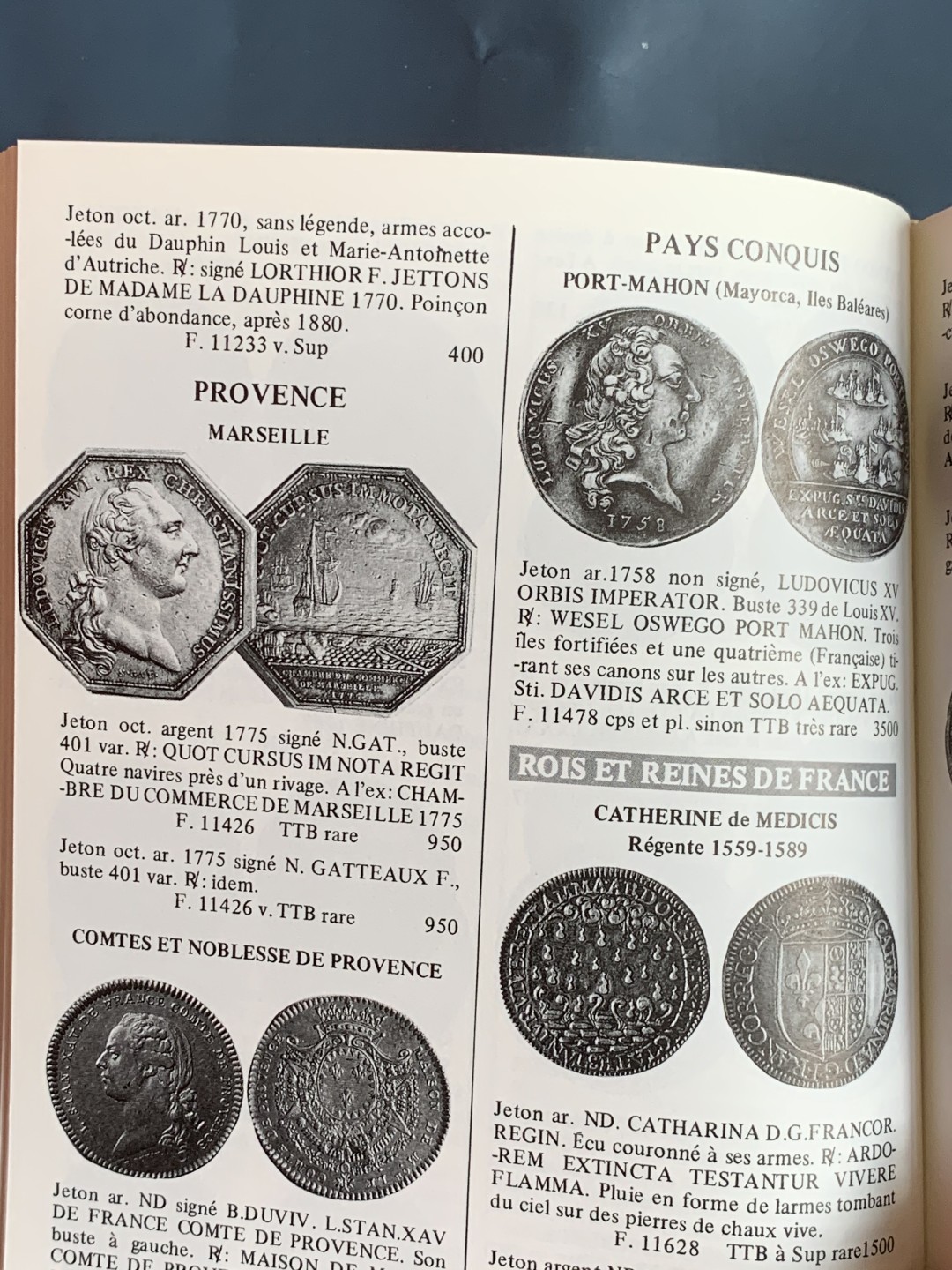 《竞宝斋》第43场-本周日，周一2场连拍（全场顺丰包邮） （精装本）法国 八角代币目录 详尽阐述 特征与当时定价 非常有价值的参考目录 