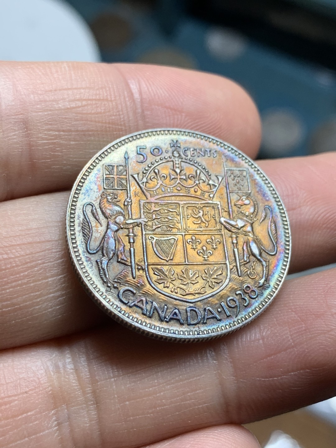 《竞宝斋》第43场-本周日，周一2场连拍（全场顺丰包邮） UNC级好品   加拿大 1938年  50分 乔治六世 银币 难得五彩包浆 徽纹细节清晰完整 少见品种