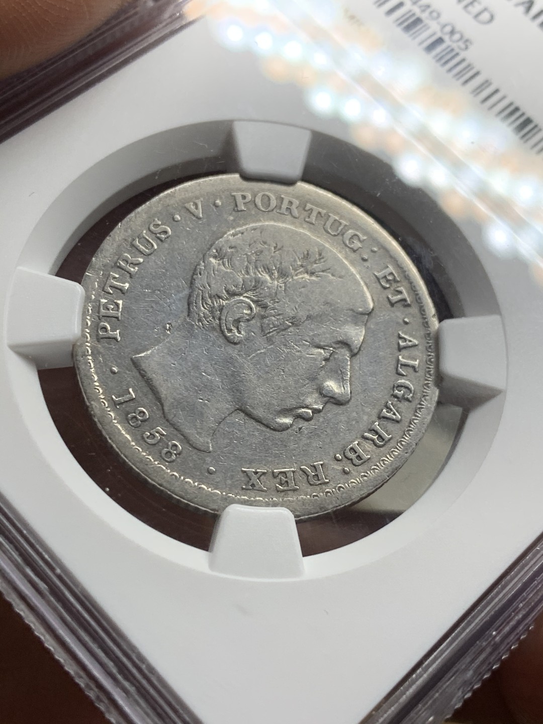 《竞宝斋》第43场-本周日，周一2场连拍（全场顺丰包邮） 1858年葡萄牙佩德罗五世500瑞斯fine-details一枚