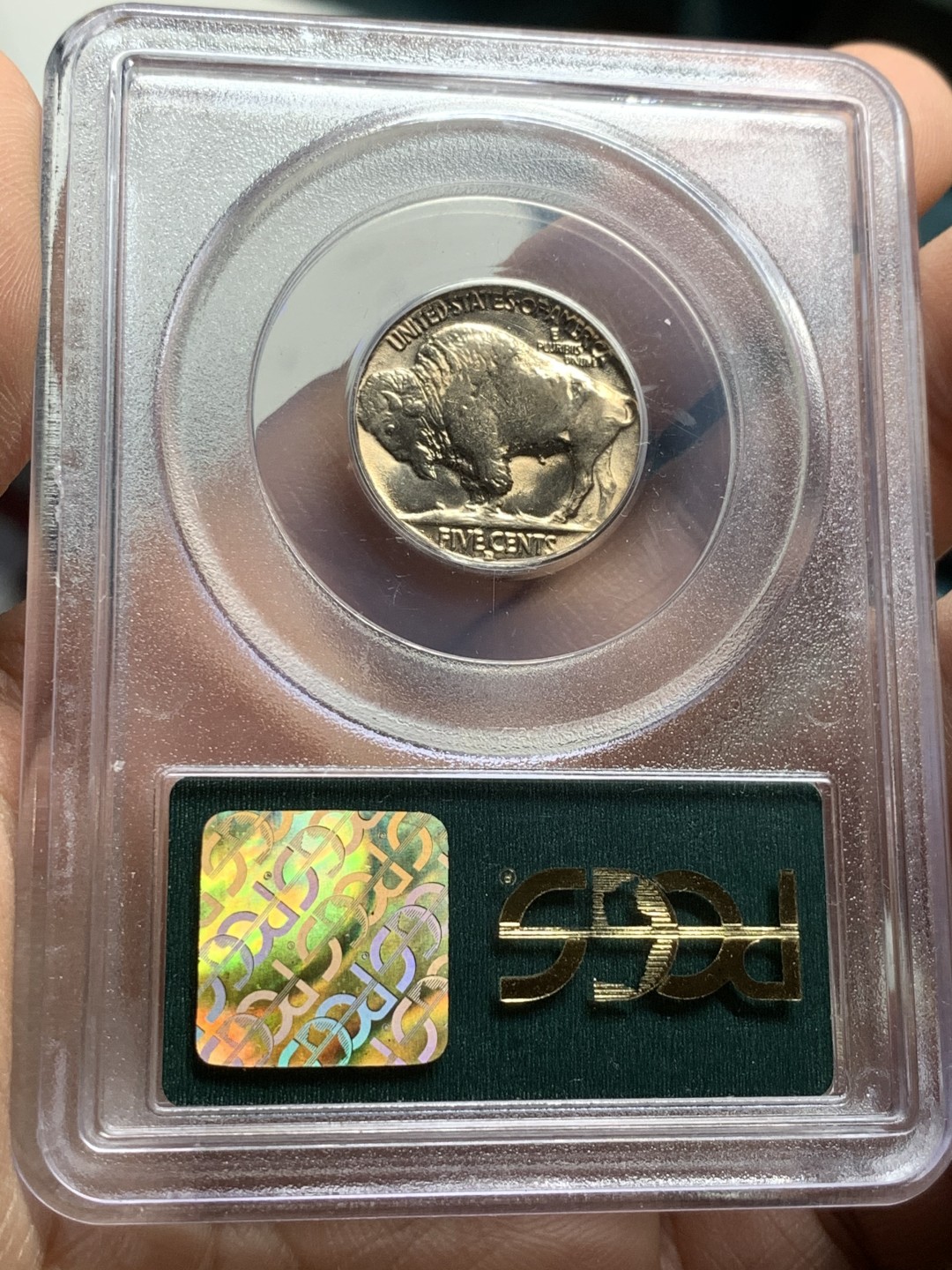 《竞宝斋》第43场-本周日，周一2场连拍（全场顺丰包邮） PCGS MS65 1938年美国印第安人野牛5美分D版 直径21.2毫米，5克，铜镍合金，美系经典品种，让人极度舒服的黄油光，高分