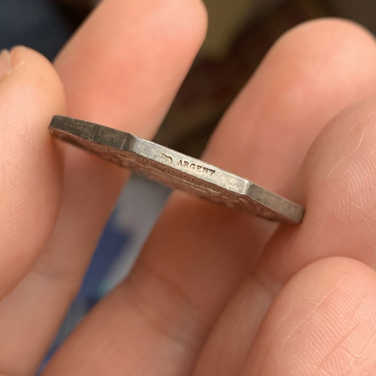 《竞宝斋》第43场-本周日，周一2场连拍（全场顺丰包邮） 法国   公证人 八角银质代币 12.4克 32.4mm  丰饶角 银标