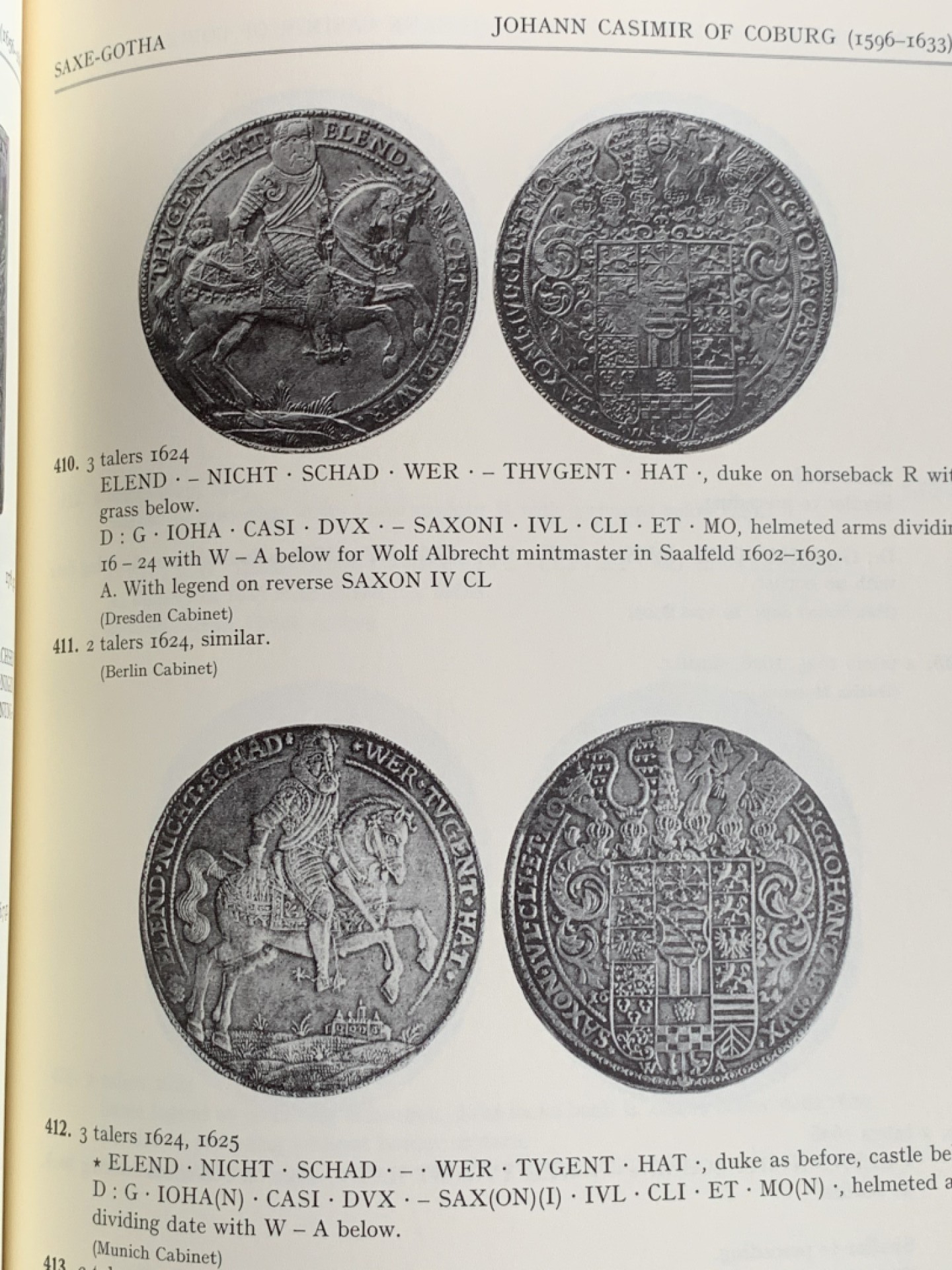 《竞宝斋》第43场-本周日，周一2场连拍（全场顺丰包邮） 精装本 达文波特 世界大规格 银币目录 囊括各国2泰勒到16泰勒超大规格银币，精装杂志大小 既是目录本身也是收藏品