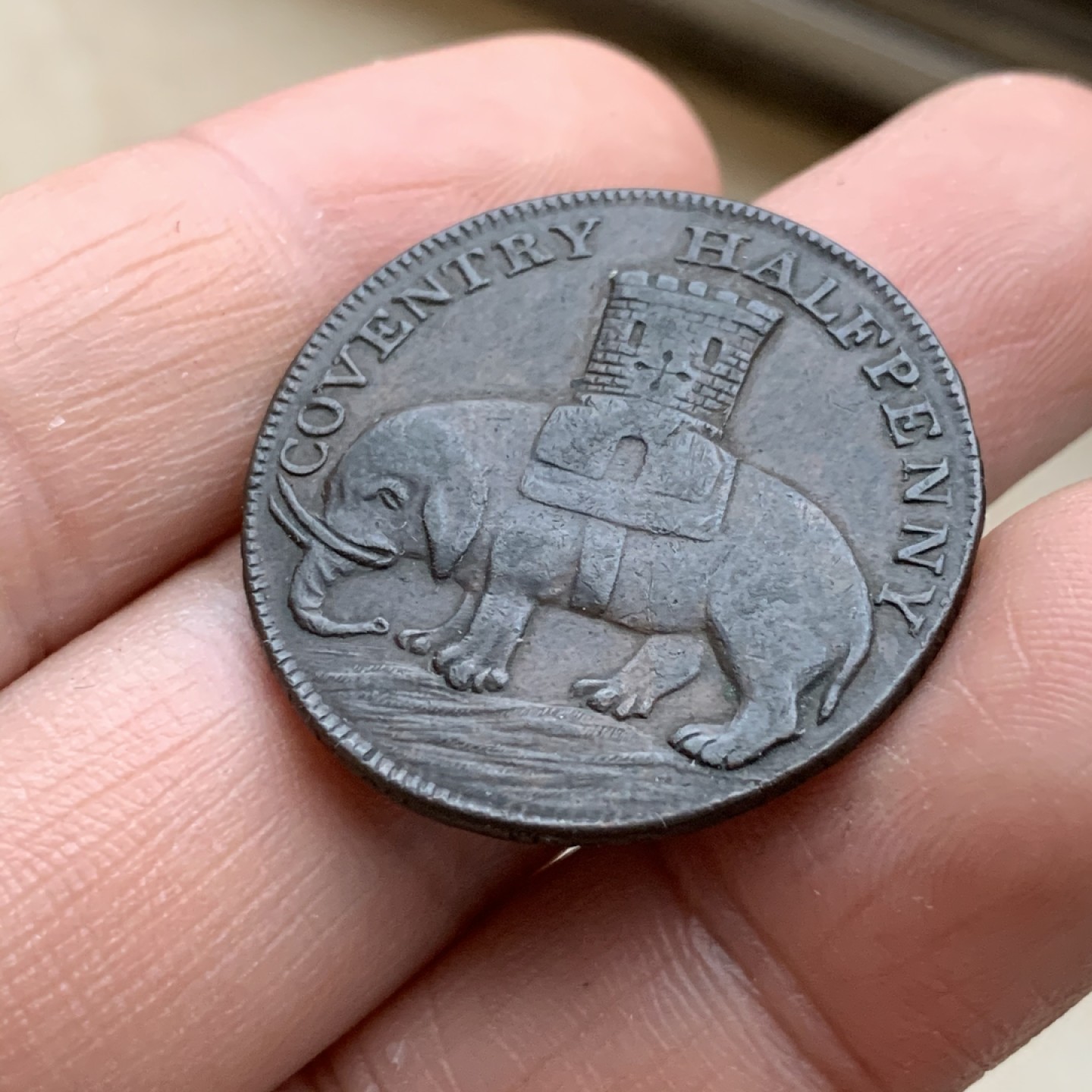 《竞宝斋》第43场-本周日，周一2场连拍（全场顺丰包邮） 热门品种 英国 1792年 考文垂 戈黛娃夫人 1/2便士 代币 巧克力包浆 人物，大象都非常清晰