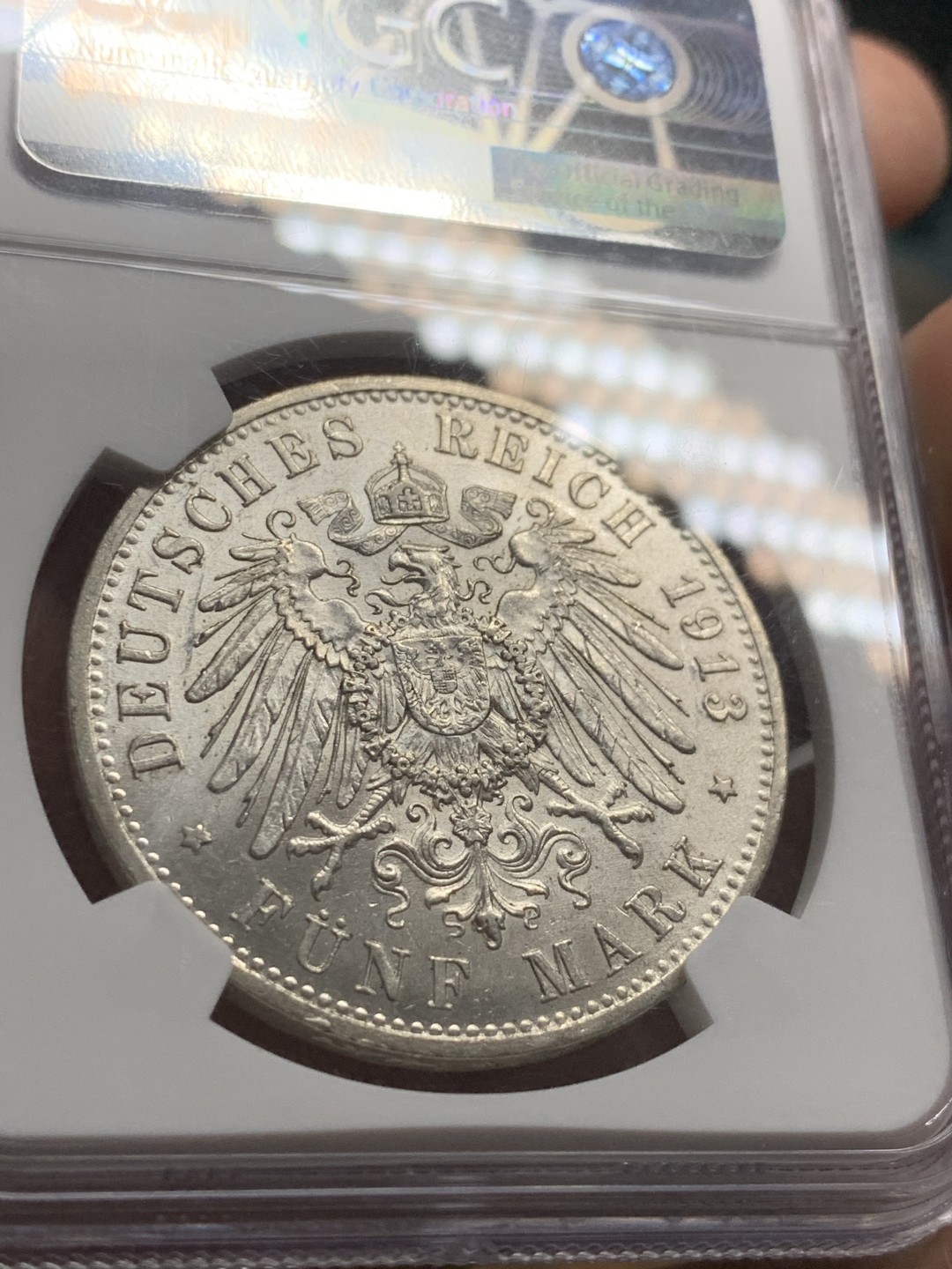 《竞宝斋》第43场-本周日，周一2场连拍（全场顺丰包邮） NGC-MS61 德国 1913年 5马克 威廉二世戎装 银币 细节丰富 底板丝滑 带转光