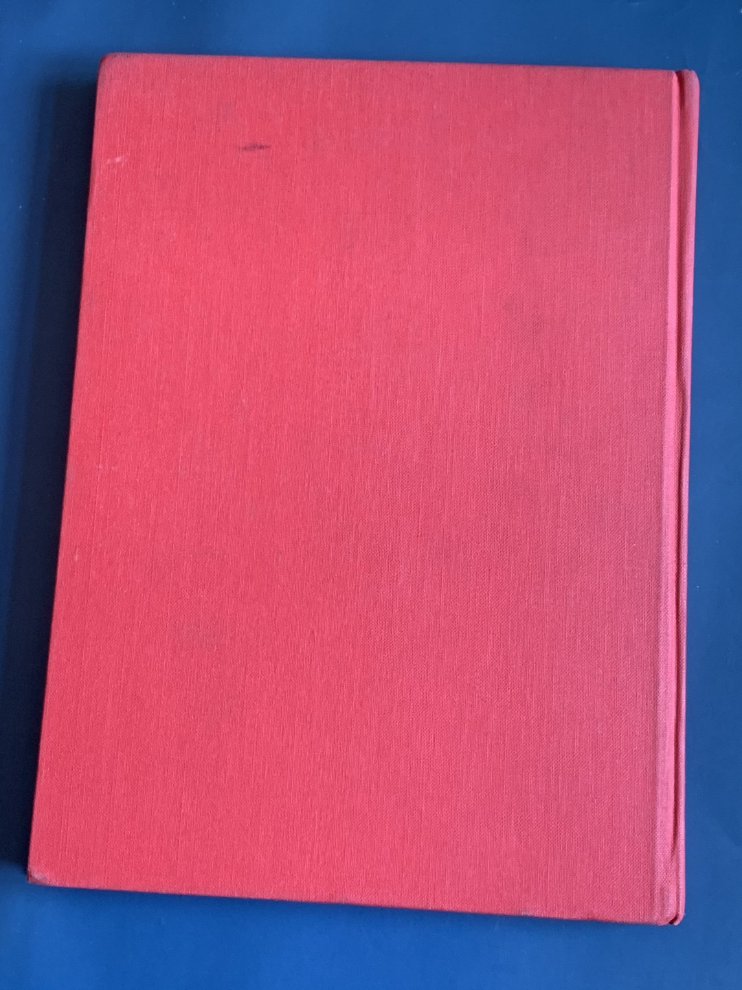 《竞宝斋》第43场-本周日，周一2场连拍（全场顺丰包邮） 精装本 达文波特 世界大规格 银币目录 囊括各国2泰勒到16泰勒超大规格银币，精装杂志大小 既是目录本身也是收藏品