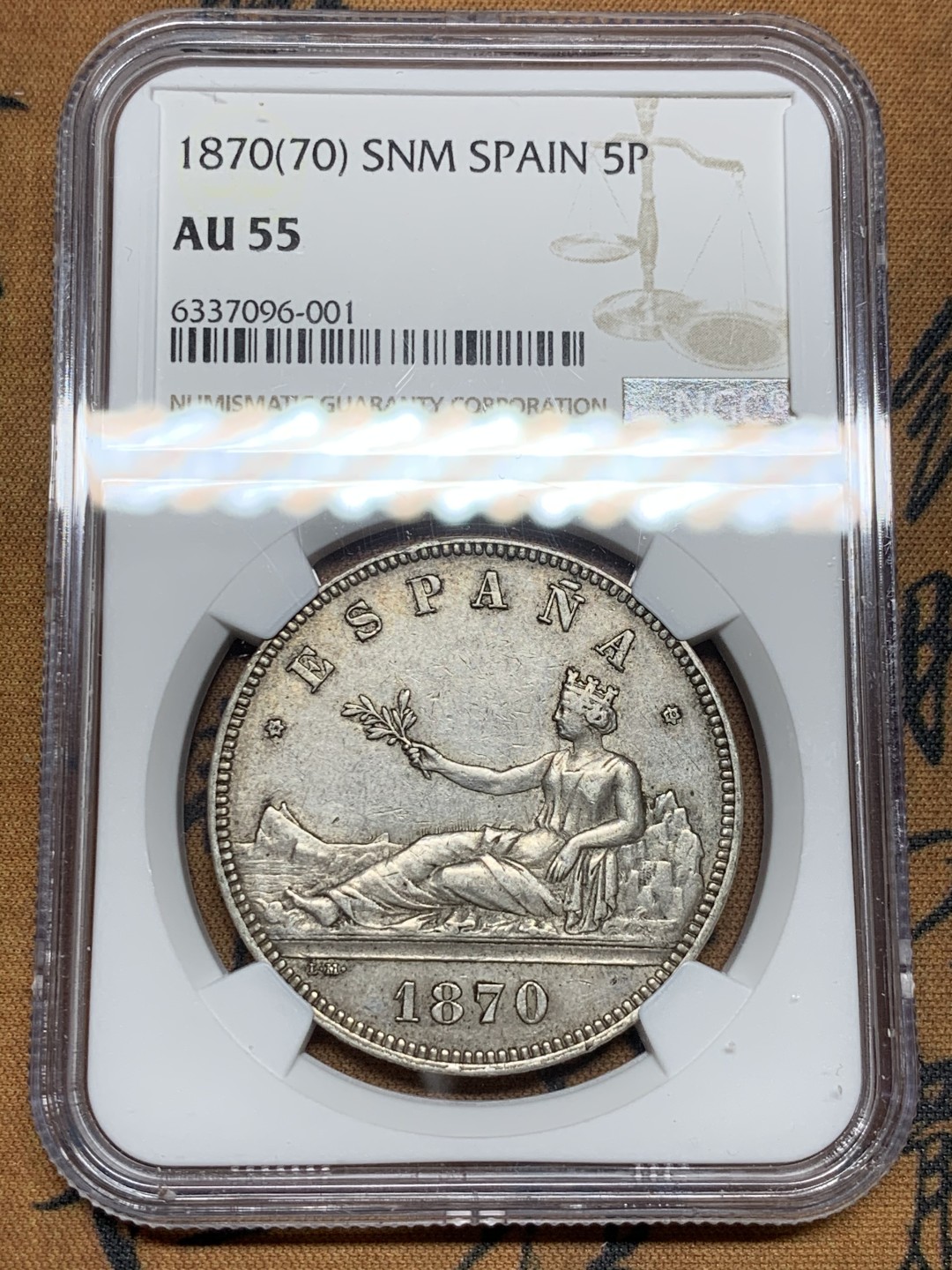 《竞宝斋》第43场-本周日，周一2场连拍（全场顺丰包邮） NGC-AU55 西班牙 1870年 坐人拿花 5比塞塔 双柱大银币 这分数已经非常非常高了