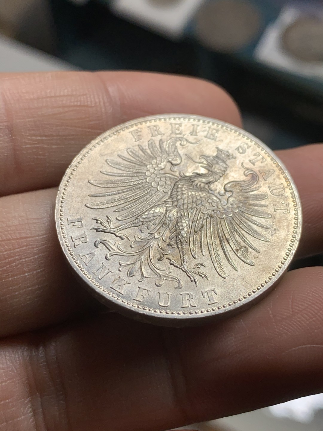 《竞宝斋》第43场-本周日，周一2场连拍（全场顺丰包邮） 好品好细节   德国 1862年 1泰勒 法兰克福射击女神 银币 光感十足