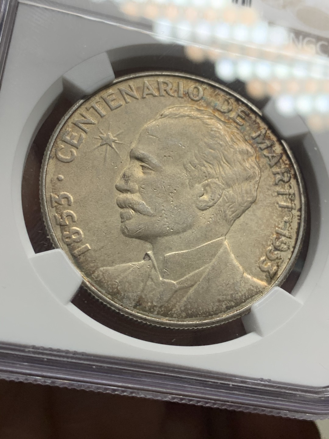 《竞宝斋》第43场-本周日，周一2场连拍（全场顺丰包邮） NGC-UNC 古巴 1953年 何塞马丁百年纪念 1比索 大银币 原光好品 居然说有洗没给分